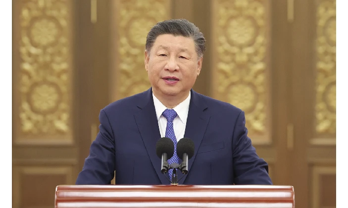 習近平在接見探月工程嫦娥六號任務參研參試人員代表時發表重要講話強調 再接再厲乘勢而上 加快建設航天強國 并參觀月球樣品和探月工程成果展覽